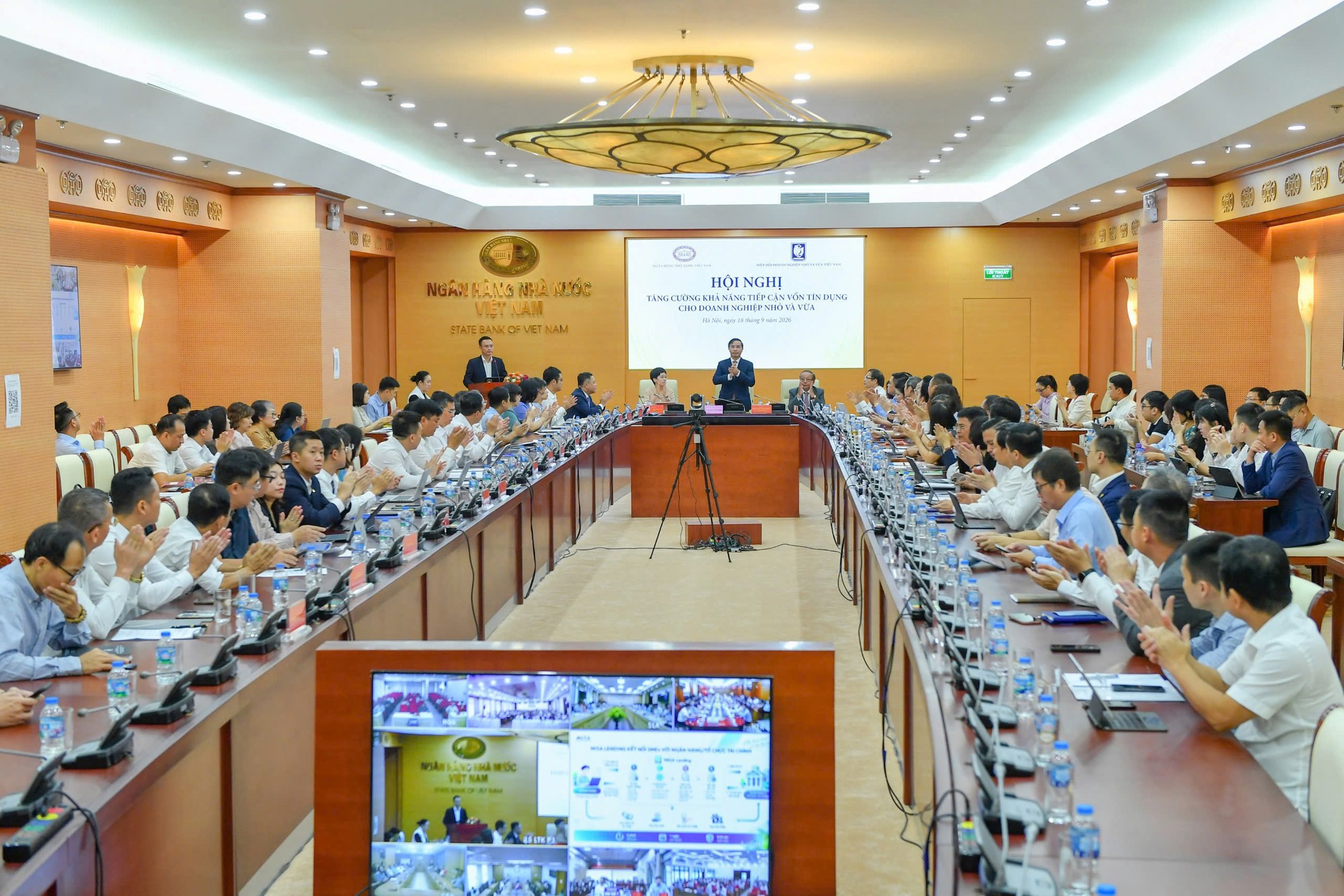 Đến 18/9 đã có 19 ngân hàng đăng ký cho vay ưu đãi DNNVV, lãi suất thấp hơn 1-2%/năm - Ảnh 1.