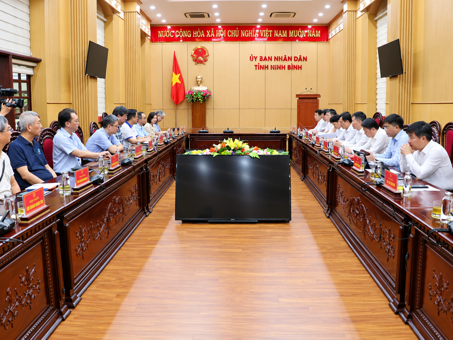 Lãnh đạo cấp cao từ 10 tập đoàn công nghệ hàng đầu thế giới đến Việt Nam, công bố kế hoạch mở rộng đầu tư ấn tượng - Ảnh 1.