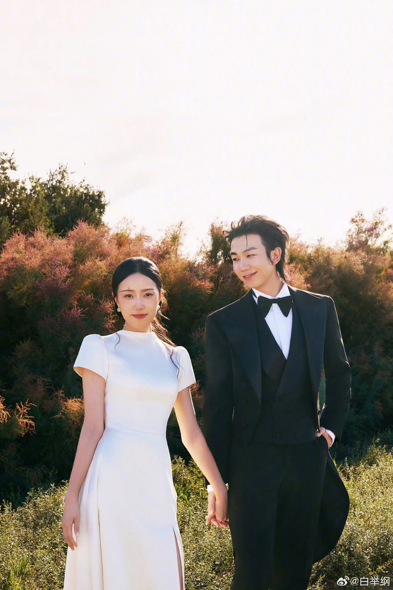Showbiz đón song hỷ: 2 mỹ nam bất ngờ thông báo cưới, danh tính cô dâu mới gây ngỡ ngàng - Ảnh 5.