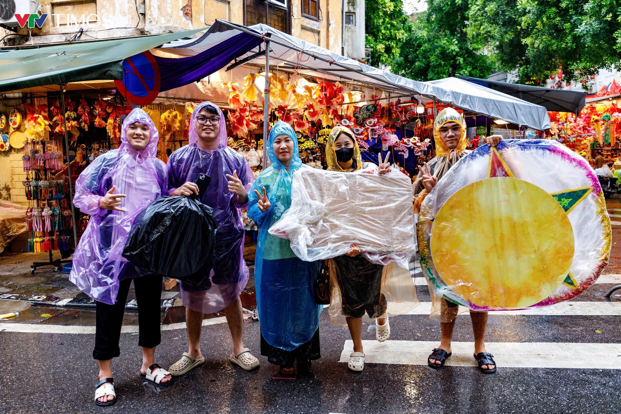 Thị trường Trung thu 2026: Đồ chơi truyền thống, handmade lên ngôi - Ảnh 10.
