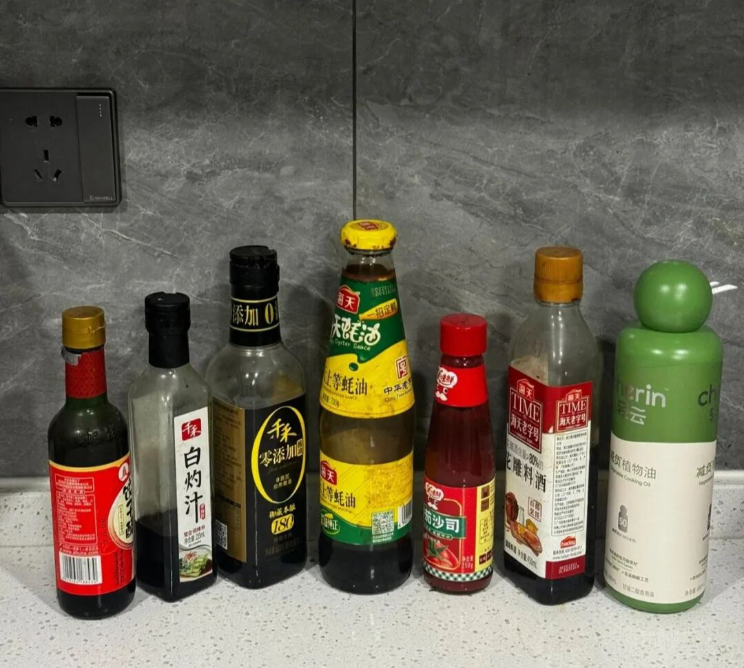 Mẹ tôi chẳng mua đồ gia dụng 'thần kỳ' mà bếp lúc nào cũng gọn: 7 cách không tốn tiền, càng làm càng thấy thông minh - Ảnh 6.