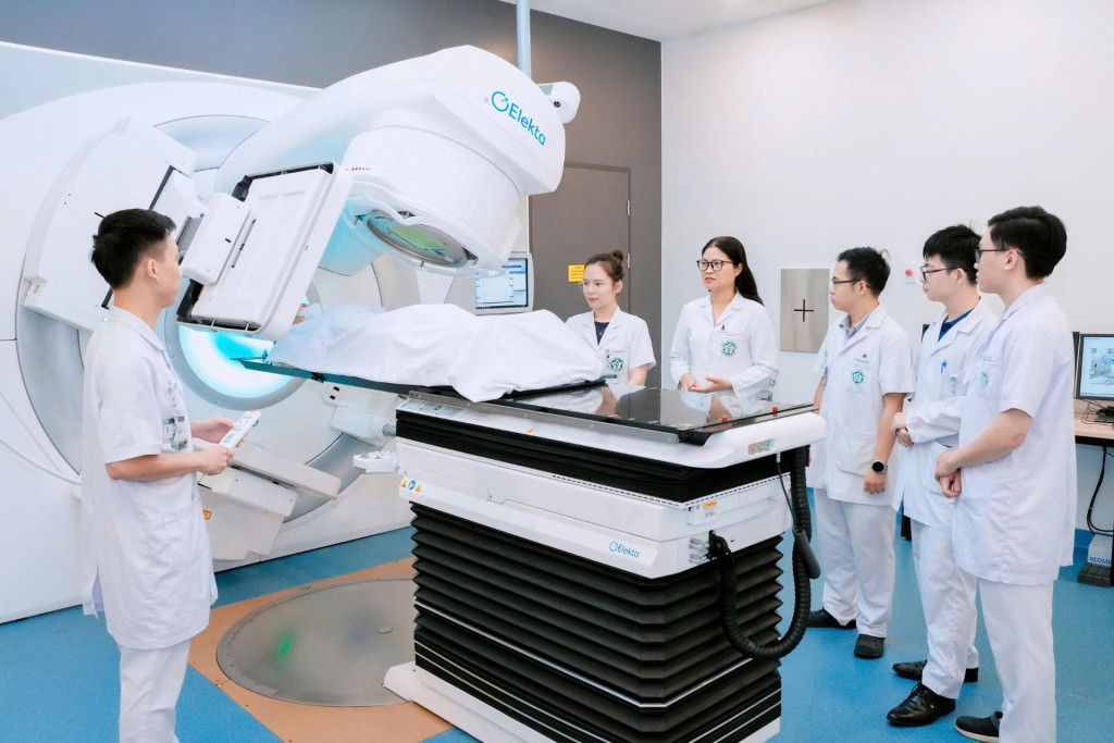 Không hút thuốc vẫn mắc ung thư phổi: Bác sĩ Bạch Mai chỉ ra những nguyên nhân ít người biết- Ảnh 1.
