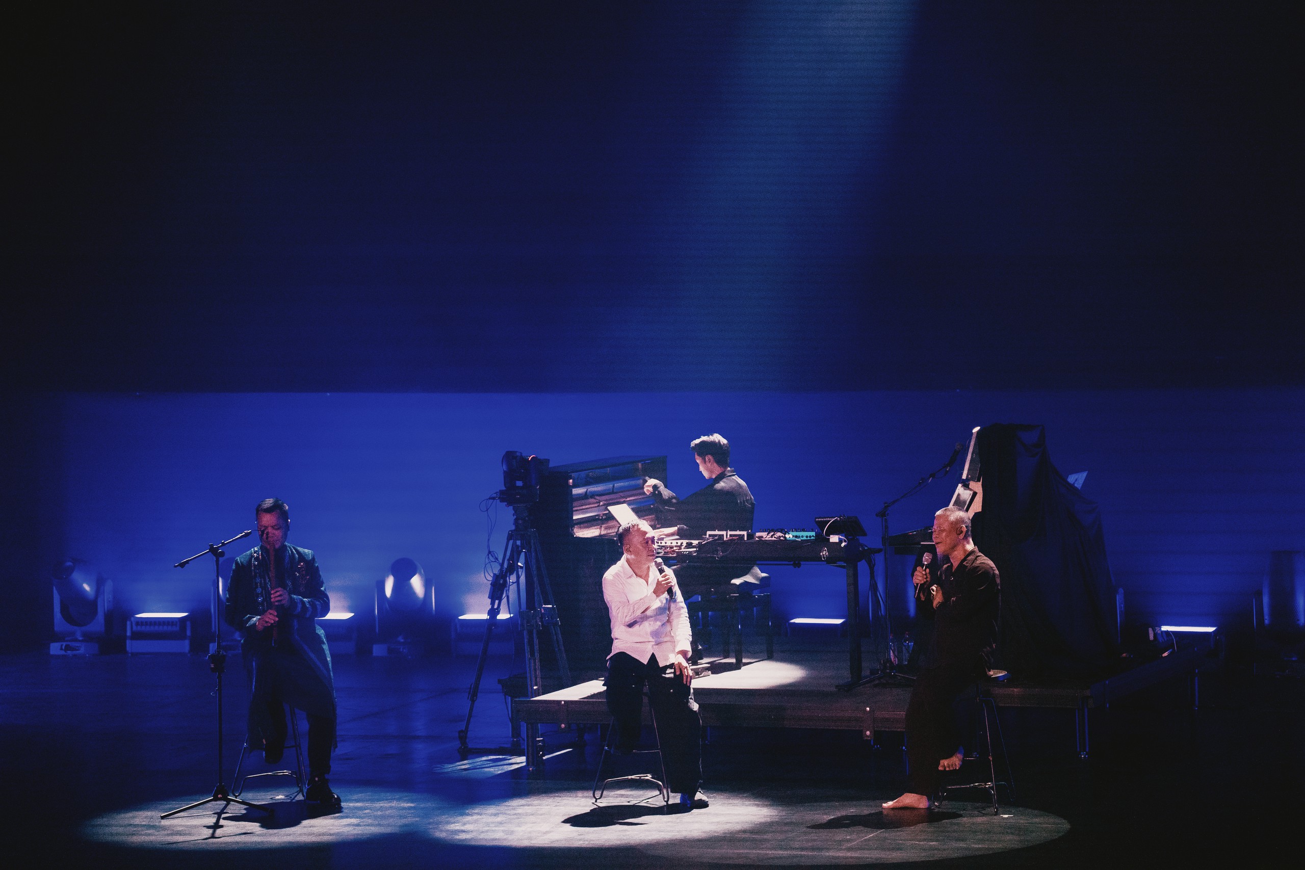 Nhạc sĩ Quốc Trung làm concert không MC, 2 “diva” của nghệ thuật truyền thống Việt Nam xuất hiện, được anh coi như “báu vật” - Ảnh 2.