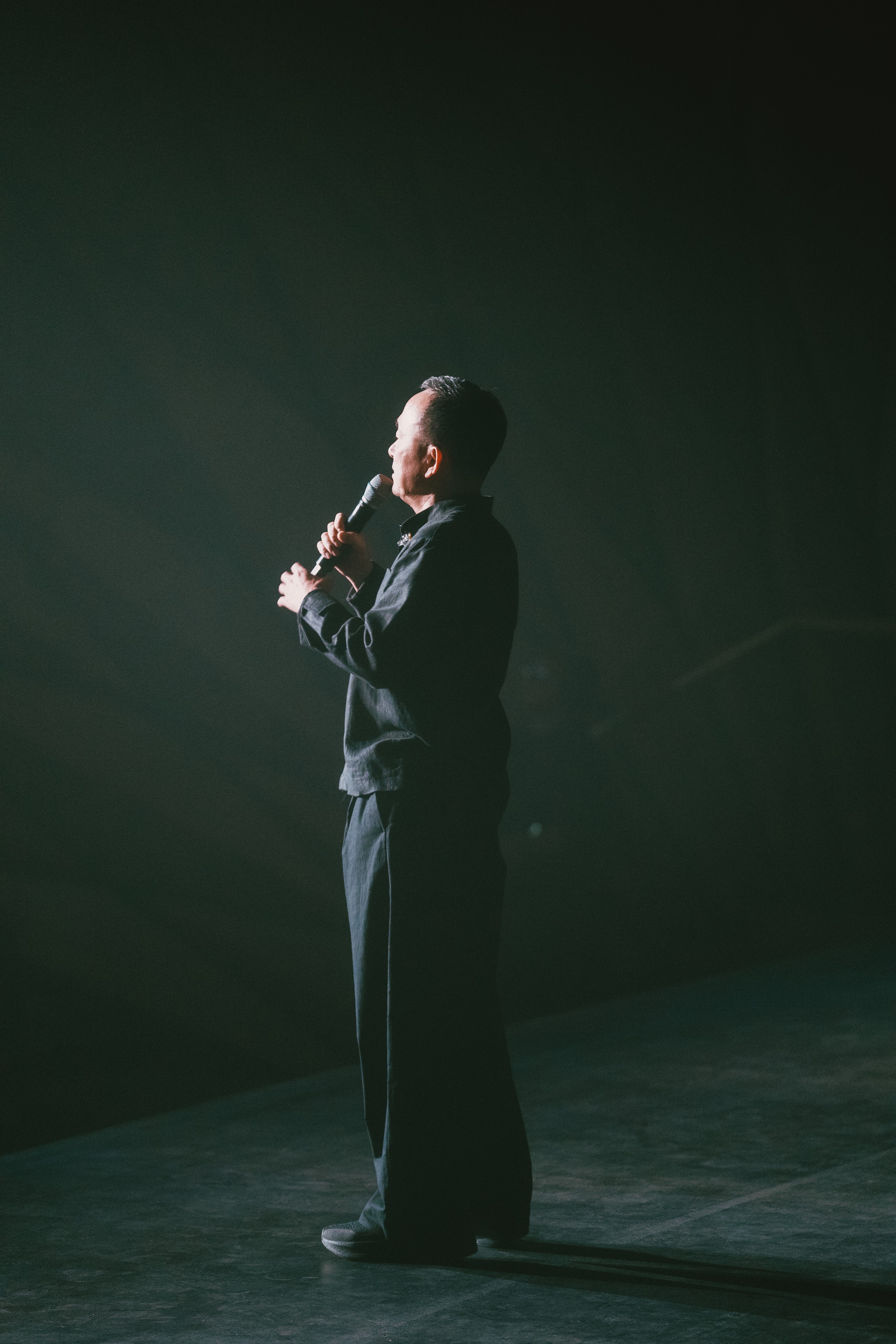 Nhạc sĩ Quốc Trung làm concert không MC, 2 “diva” của nghệ thuật truyền thống Việt Nam xuất hiện, được anh coi như “báu vật” - Ảnh 3.