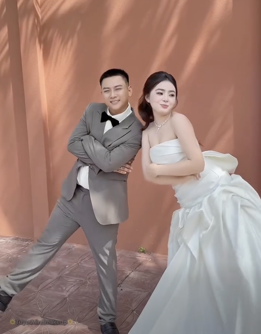Hé lộ ngày cưới của Hoài Lâm và Ngọc Trinh- Ảnh 2.