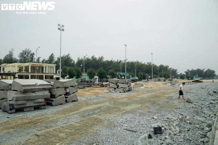 Sau mưa lũ, kè chống sạt lở trăm tỷ ở Huế ra sao?- Ảnh 1.