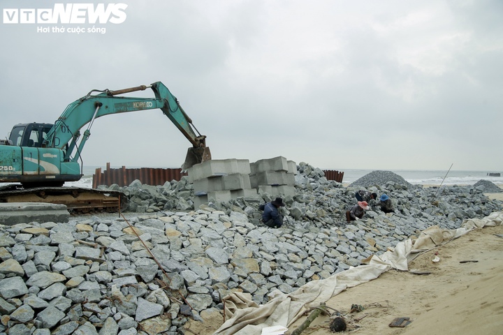 Sau mưa lũ, kè chống sạt lở trăm tỷ ở Huế ra sao?- Ảnh 10.