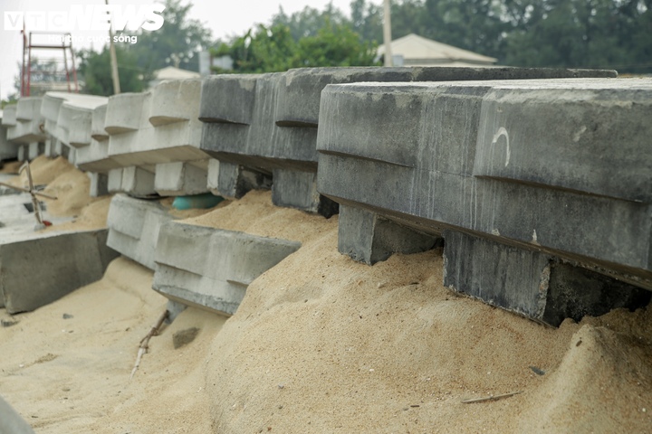Sau mưa lũ, kè chống sạt lở trăm tỷ ở Huế ra sao?- Ảnh 4.