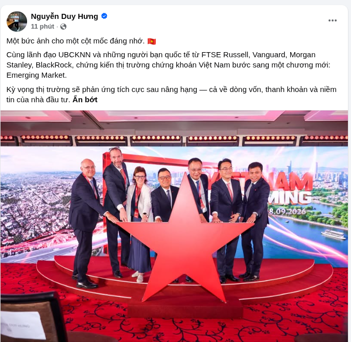 Ông Nguyễn Duy Hưng đứng cùng lãnh đạo UBCKNN và các đại diện FTSE Russell, Vanguard, Morgan Stanley, BlackRock - Ảnh 1.
