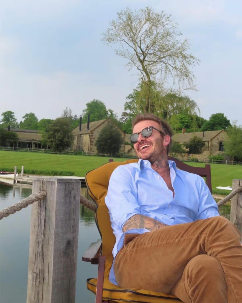 Toàn cảnh khu đất 100.000m2 là trang trại nuôi gà của David Beckham- Ảnh 1.