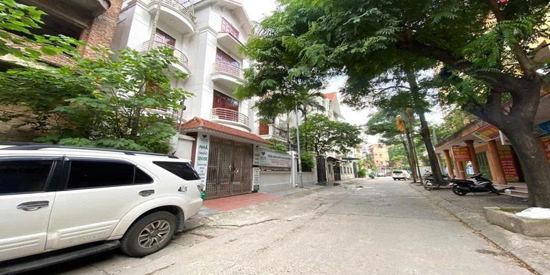 Công an Hà Nội kiểm tra căn nhà số 340 Trung Văn, thanh niên sinh năm 1999 bị xử phạt - Ảnh 1.