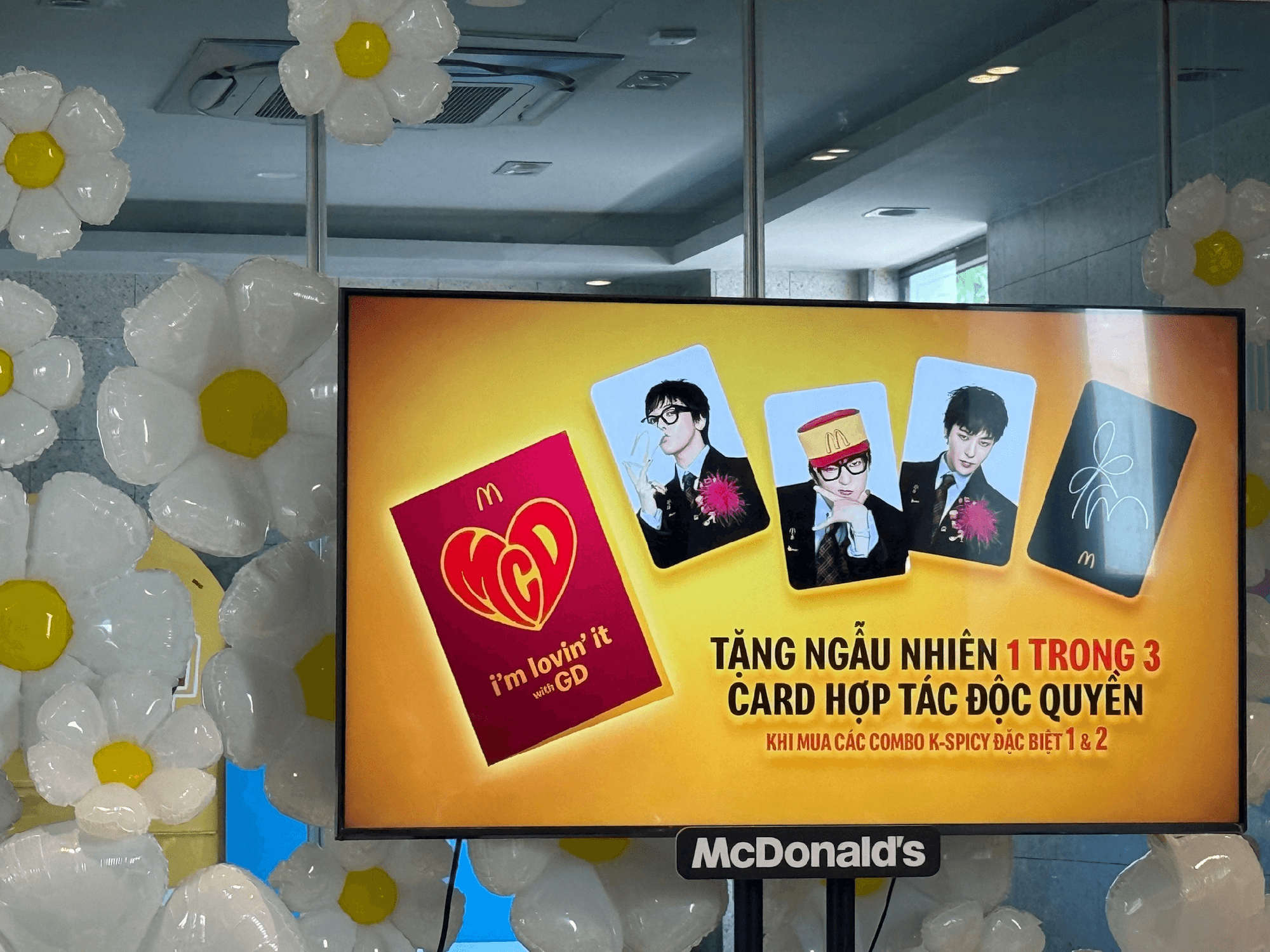 G-DRAGON bắt tay McDonald’s quảng bá gà rán- Ảnh 2.