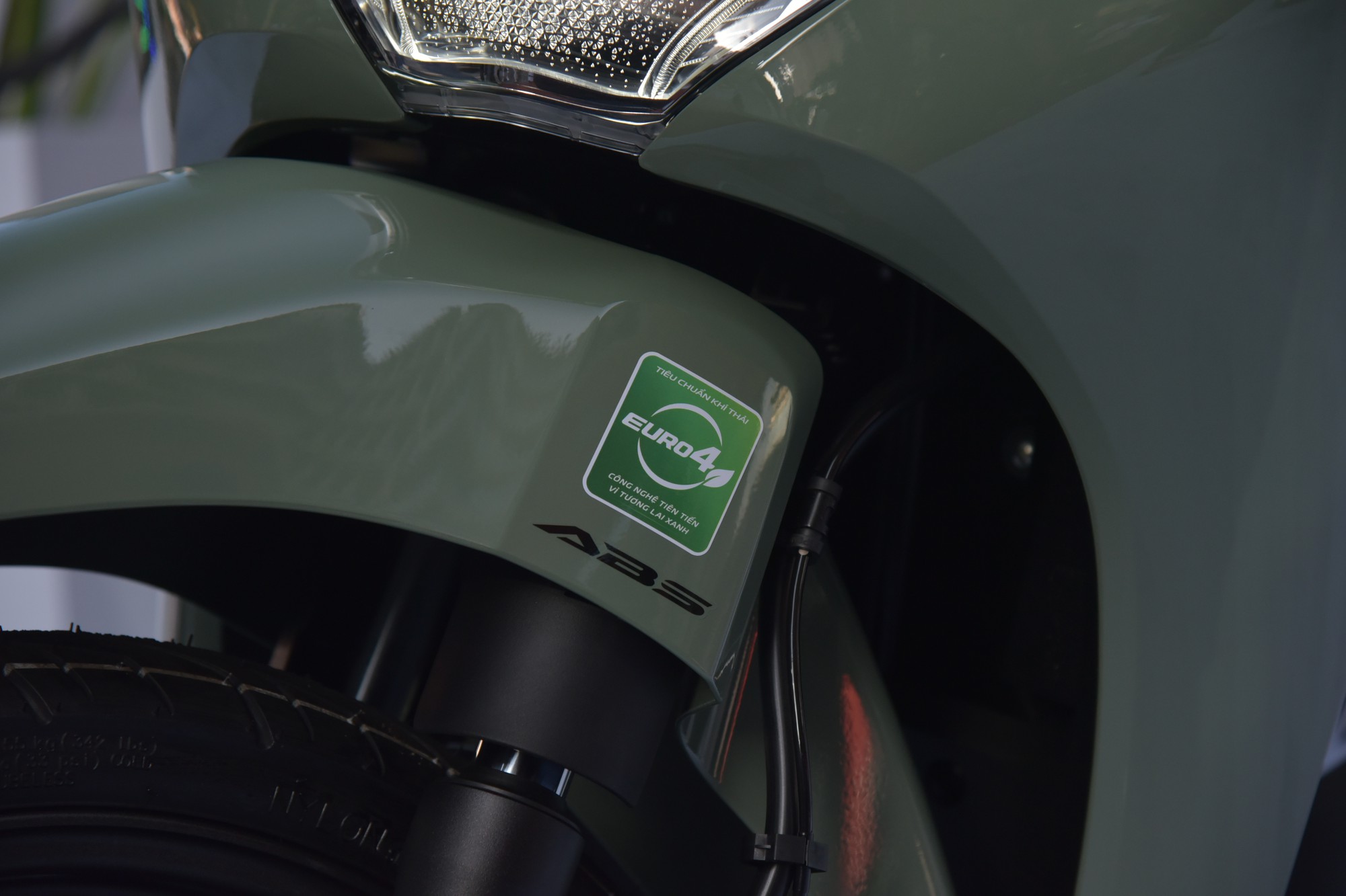 Honda Sh Mode 2026 ra mắt Việt Nam: Giá từ gần 61 triệu đồng, màn hình mới, động cơ ‘sạch’ hơn, thêm tính năng an toàn- Ảnh 9. Honda Sh Mode 2026 ra mắt Việt Nam: Giá từ gần 61 triệu đồng, màn hình mới, động cơ ‘sạch’ hơn, thêm tính năng an toàn- Ảnh 9.