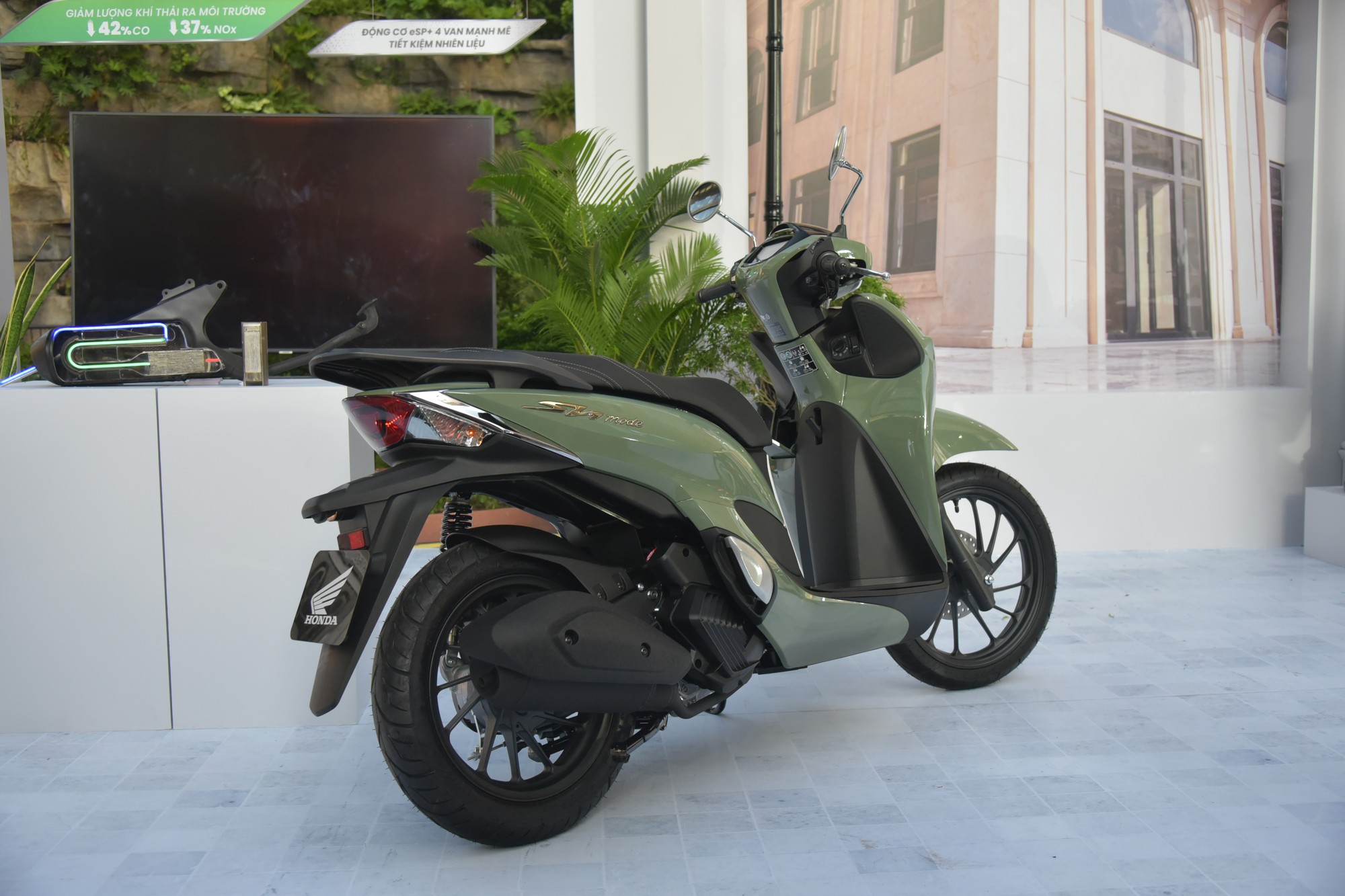 Honda Sh Mode 2026 ra mắt Việt Nam: Giá từ gần 61 triệu đồng, màn hình mới, động cơ ‘sạch’ hơn, thêm tính năng an toàn- Ảnh 6. Honda Sh Mode 2026 ra mắt Việt Nam: Giá từ gần 61 triệu đồng, màn hình mới, động cơ ‘sạch’ hơn, thêm tính năng an toàn- Ảnh 6.