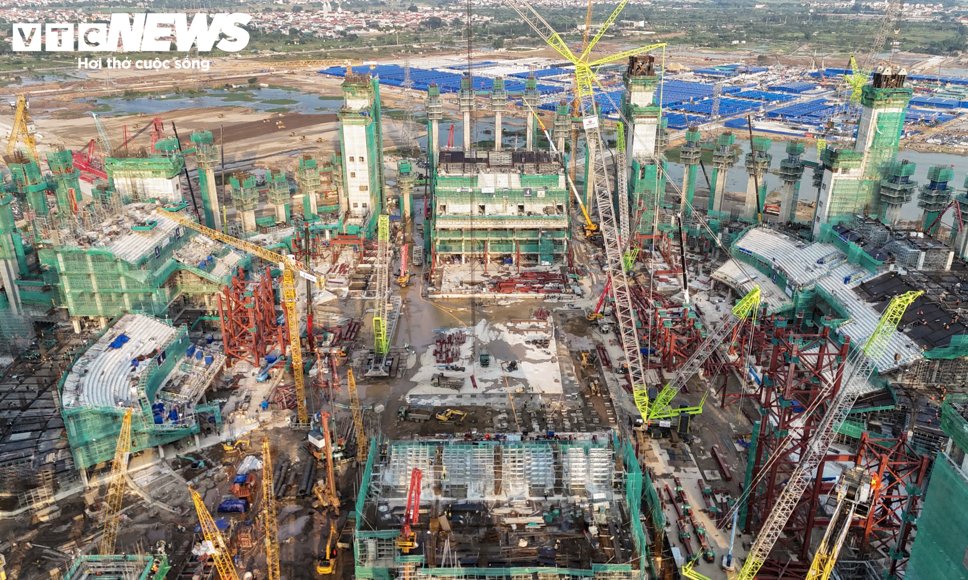 Loạt siêu trụ khổng lồ tại công trường sân vận động 135.000 chỗ ở Hà Nội- Ảnh 9.
