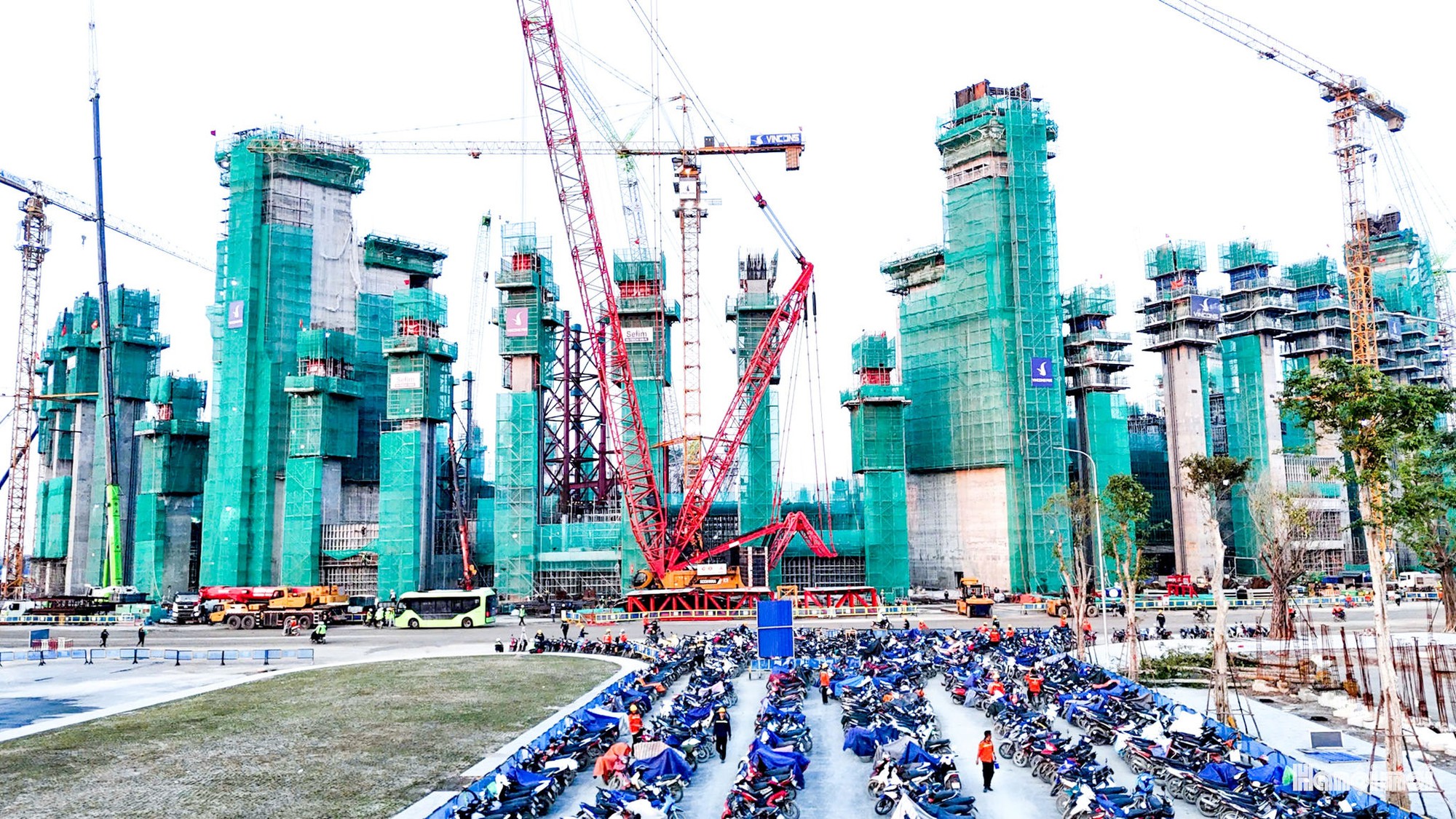Cận cảnh sân vận động 135.000 chỗ ở Hà Nội xuất hiện các siêu trụ khổng lồ vươn cao- Ảnh 3.
