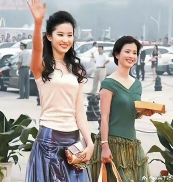 Có mẹ xinh đẹp cỡ này, bảo sao Lưu Diệc Phi là đại mỹ nhân! - Ảnh 7.