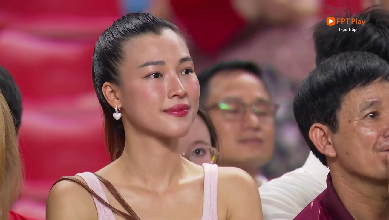 Động thái mới nhất của MC Hoàng Oanh, nhắc thẳng thủ môn Lê Giang Patrik- Ảnh 4.