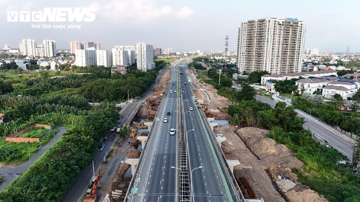 Cảnh trái ngược ở cửa ngõ TP.HCM, cao tốc, bến phà trong ngày cuối nghỉ lễ 2/9- Ảnh 14.