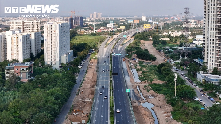 Cảnh trái ngược ở cửa ngõ TP.HCM, cao tốc, bến phà trong ngày cuối nghỉ lễ 2/9- Ảnh 11.