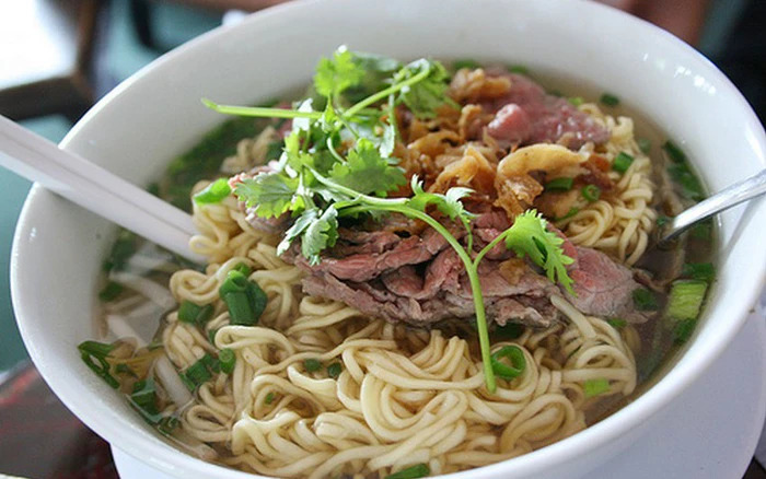 Nửa đêm đói bụng đến mấy cũng đừng vội ăn 1 món "vạn người mê": Bác sĩ cảnh báo hại dạ dày, thận đến cả giấc ngủ- Ảnh 2.
