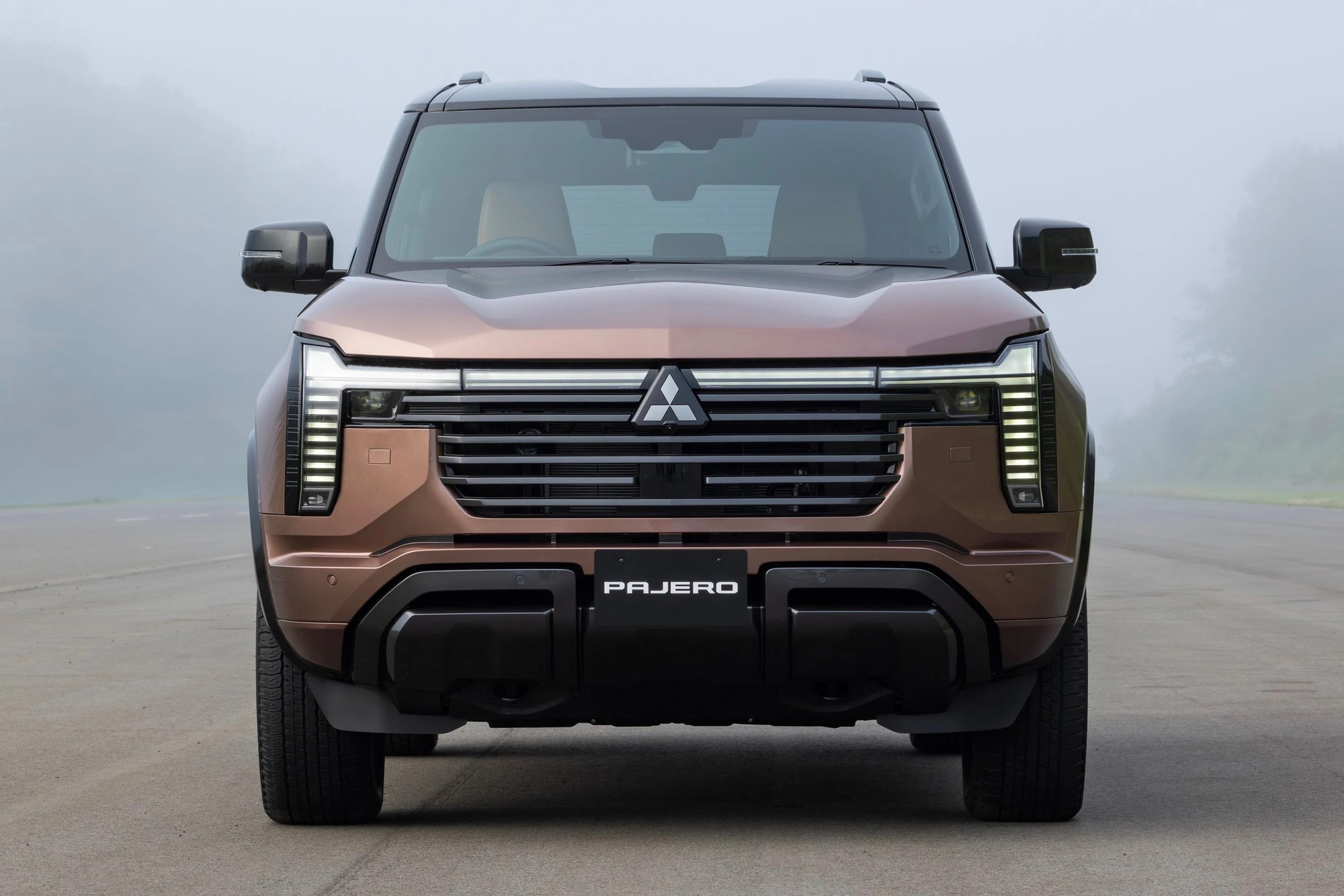 Mitsubishi Pajero thế hệ mới ra mắt: Khung gầm rời, 2 màn lớn, máy dầu 2.4L, có thể thêm hybrid cạnh tranh Land Cruiser, lắp ở gần Việt Nam- Ảnh 5. Mitsubishi Pajero thế hệ mới ra mắt: Khung gầm rời, 2 màn lớn, máy dầu 2.4L, có thể thêm hybrid cạnh tranh Land Cruiser, lắp ở gần Việt Nam- Ảnh 5.
