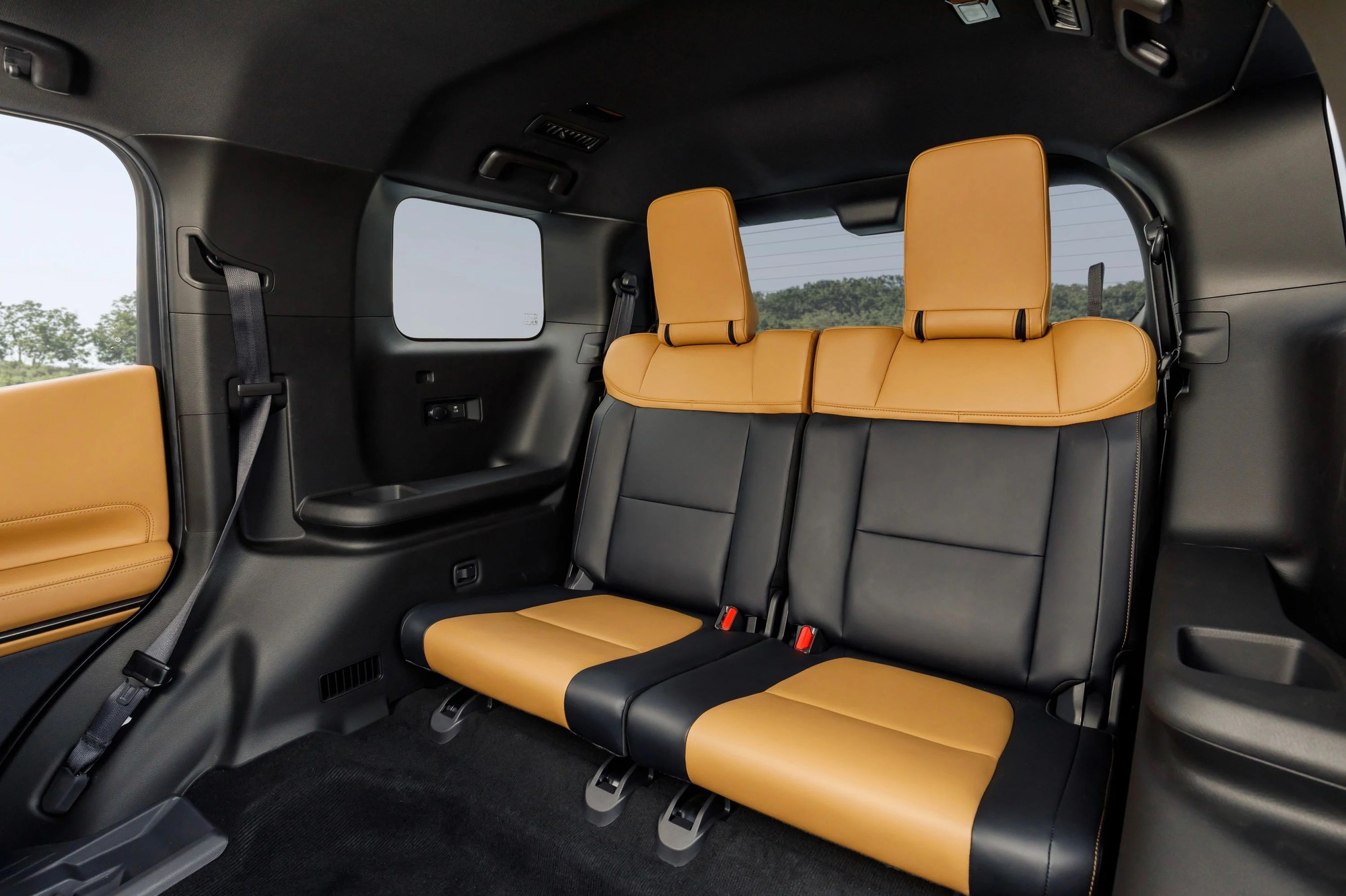 Mitsubishi Pajero thế hệ mới ra mắt: Khung gầm rời, 2 màn lớn, máy dầu 2.4L, có thể thêm hybrid cạnh tranh Land Cruiser, lắp ở gần Việt Nam- Ảnh 20. Mitsubishi Pajero thế hệ mới ra mắt: Khung gầm rời, 2 màn lớn, máy dầu 2.4L, có thể thêm hybrid cạnh tranh Land Cruiser, lắp ở gần Việt Nam- Ảnh 20.