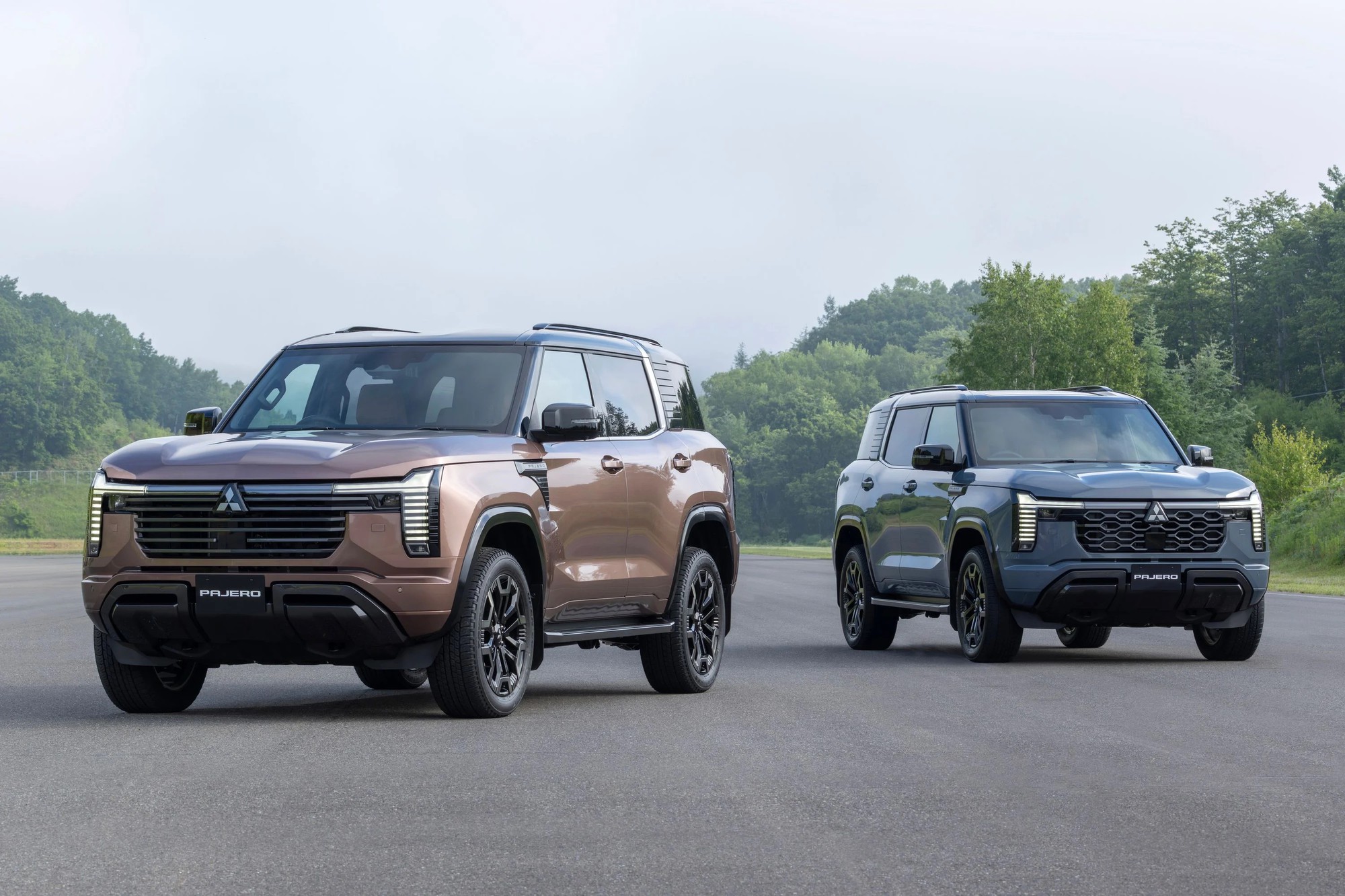 Mitsubishi Pajero thế hệ mới ra mắt: Khung gầm rời, 2 màn lớn, máy dầu 2.4L, có thể thêm hybrid cạnh tranh Land Cruiser, lắp ở gần Việt Nam- Ảnh 4. Mitsubishi Pajero thế hệ mới ra mắt: Khung gầm rời, 2 màn lớn, máy dầu 2.4L, có thể thêm hybrid cạnh tranh Land Cruiser, lắp ở gần Việt Nam- Ảnh 4.