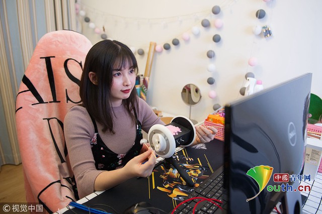 Nghề "dỗ người lạ ngủ" qua điện thoại: Gói dịch vụ 100 triệu đồng/tháng, một nhánh đang nóng của kinh tế bầu bạn- Ảnh 5.