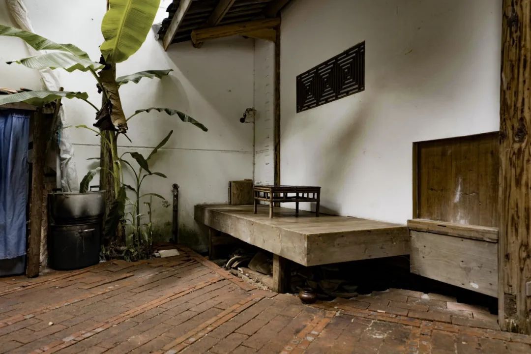 Người phụ nữ 37 tuổi cải tạo căn hộ 45m² thành nơi ai cũng muốn ghé: Không điều hòa, ít dùng điện thoại, đồ cũ cũng thành đẹp - Ảnh 3.