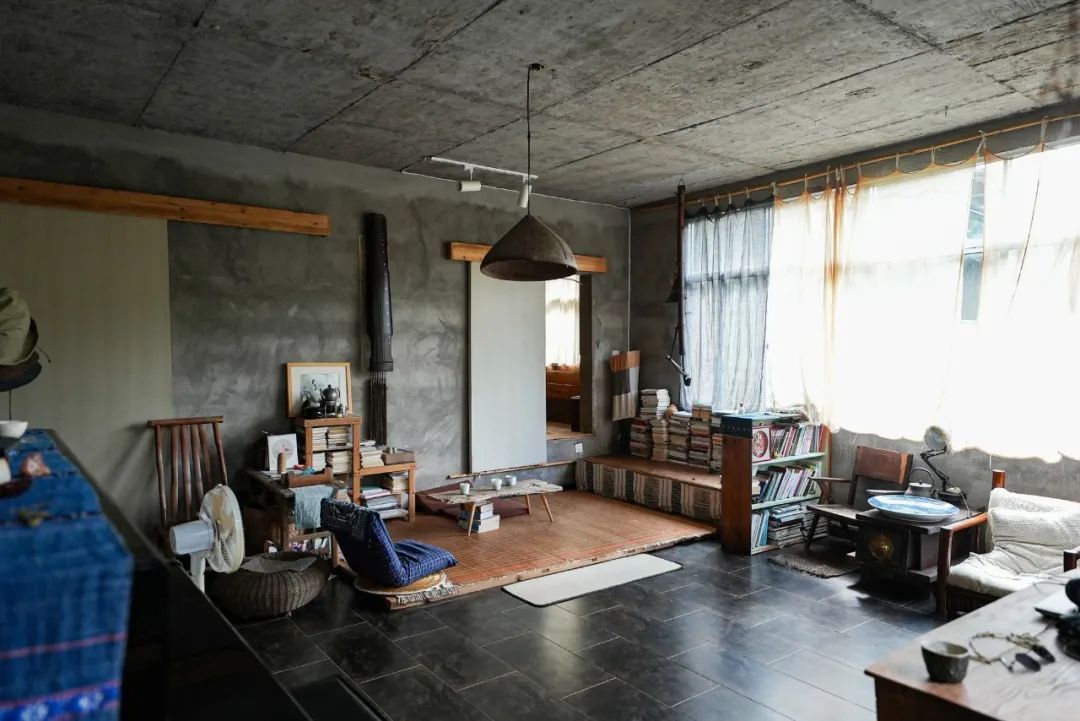 Người phụ nữ 37 tuổi cải tạo căn hộ 45m² thành nơi ai cũng muốn ghé: Không điều hòa, ít dùng điện thoại, đồ cũ cũng thành đẹp - Ảnh 13.