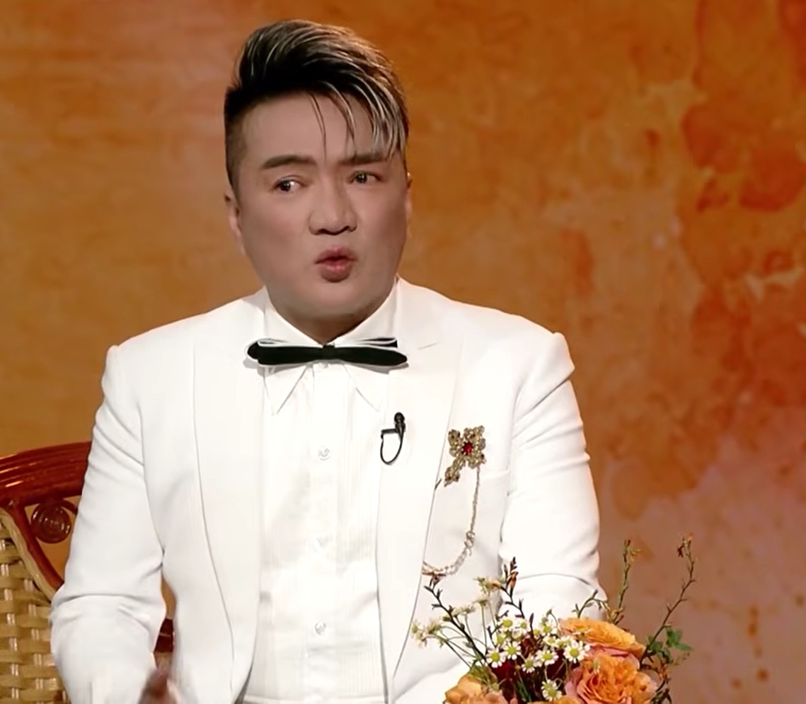 Đàm Vĩnh Hưng bật khóc trên VTV- Ảnh 1.