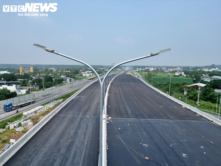 Diện mạo siêu nút giao kết nối 2 cao tốc huyết mạch ở phía Nam- Ảnh 9.