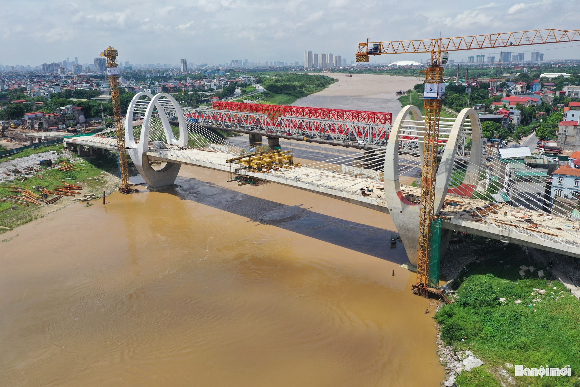 Rầm rộ thi công cầu Đuống mới dự kiến hoàn thành cuối năm 2026- Ảnh 14.