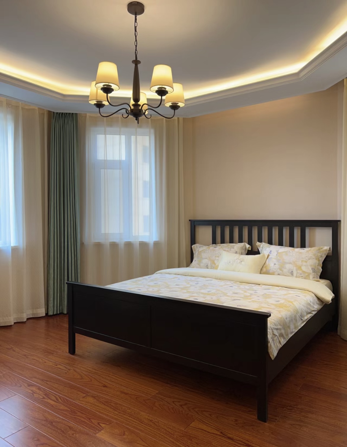Xem 2 ngôi nhà này mới hiểu vì sao ngày càng nhiều người bỏ sofa, bàn trà và kệ tivi- Ảnh 14.