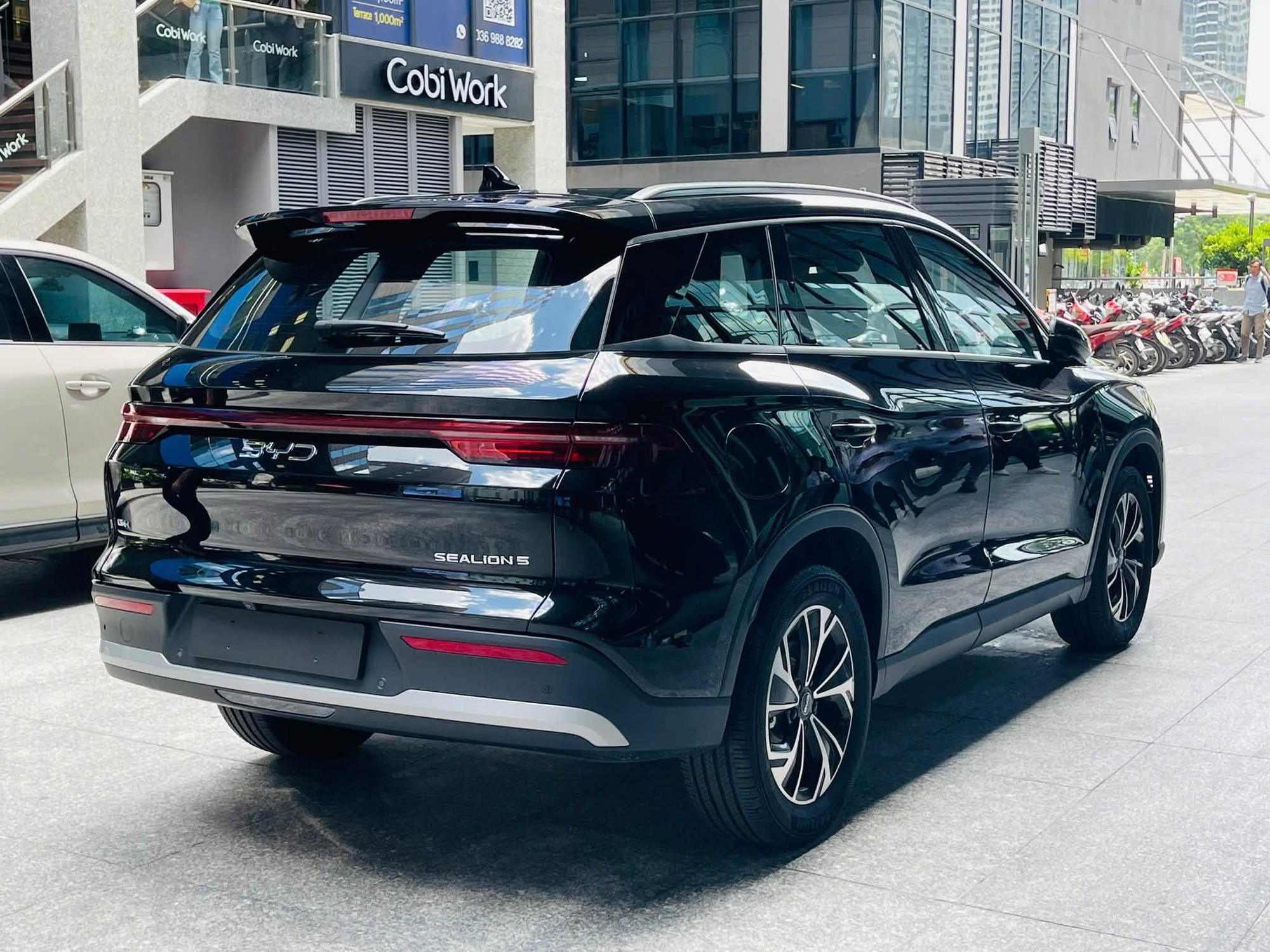 Đại lý báo BYD Sealion 5 dự kiến ra mắt Việt Nam tháng 10, giá từ hơn 600 triệu nếu đặt cọc sớm- Ảnh 6.