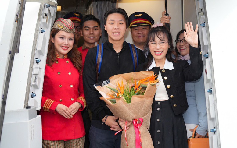 Một ngày sau chuyến bay đặc biệt, tỷ phú Nguyễn Thị Phương Thảo có thêm 5.000 tỷ đồng, trở thành người giàu thứ 2 Việt Nam