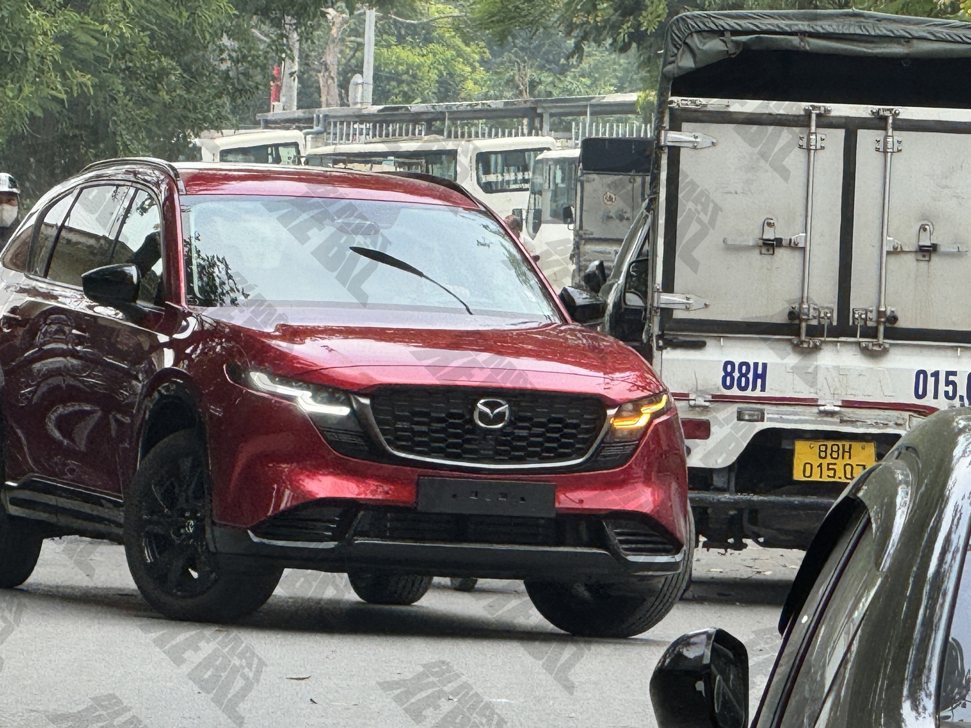 Mazda CX-5 giảm giá, bỏ phiên bản: Còn từ 659 triệu tại đại lý, không còn bản 2.5L, sẵn sàng chờ thế hệ mới ra mắt - Ảnh 3.