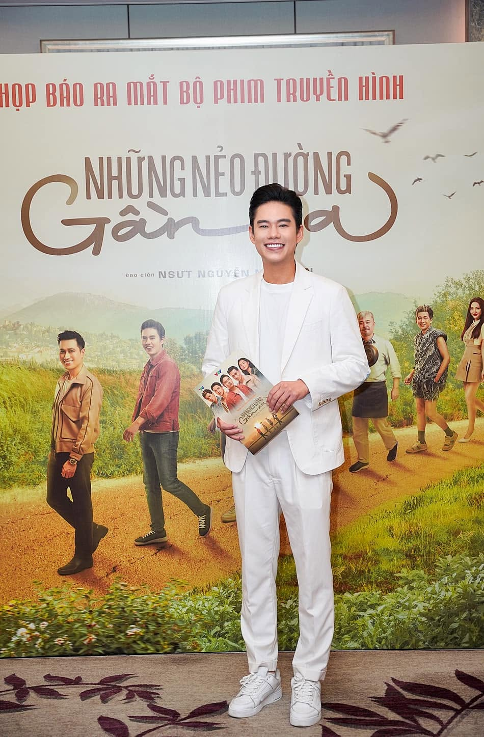 Nam diễn viên phim giờ vàng VTV hiện cùng vợ hơn 3 tuổi bán cà phê, trà sữa trên đường Xã Đàn, Hà Nội - Ảnh 4.