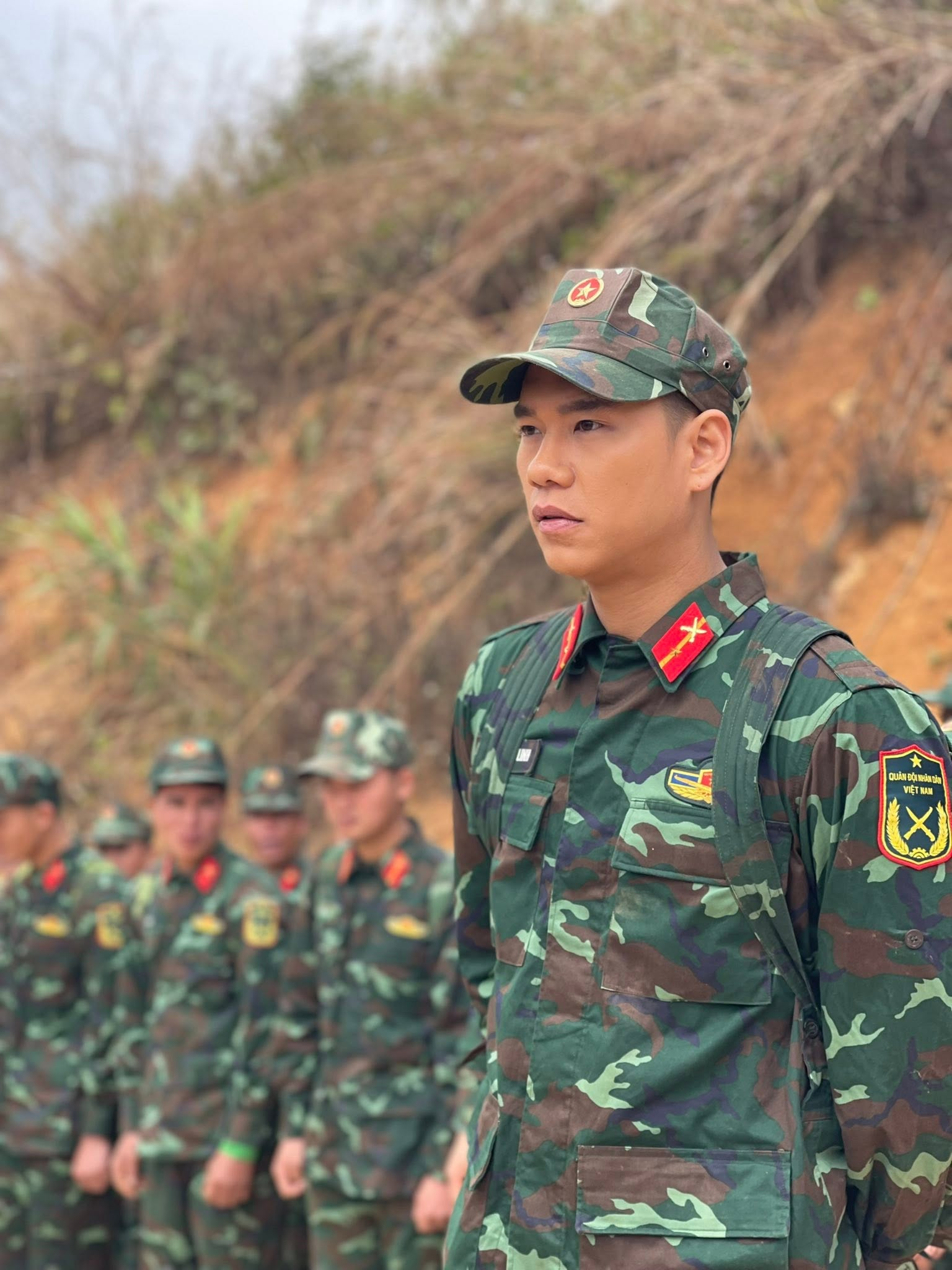 Nam diễn viên phim giờ vàng VTV hiện cùng vợ hơn 3 tuổi bán cà phê, trà sữa trên đường Xã Đàn, Hà Nội - Ảnh 5.