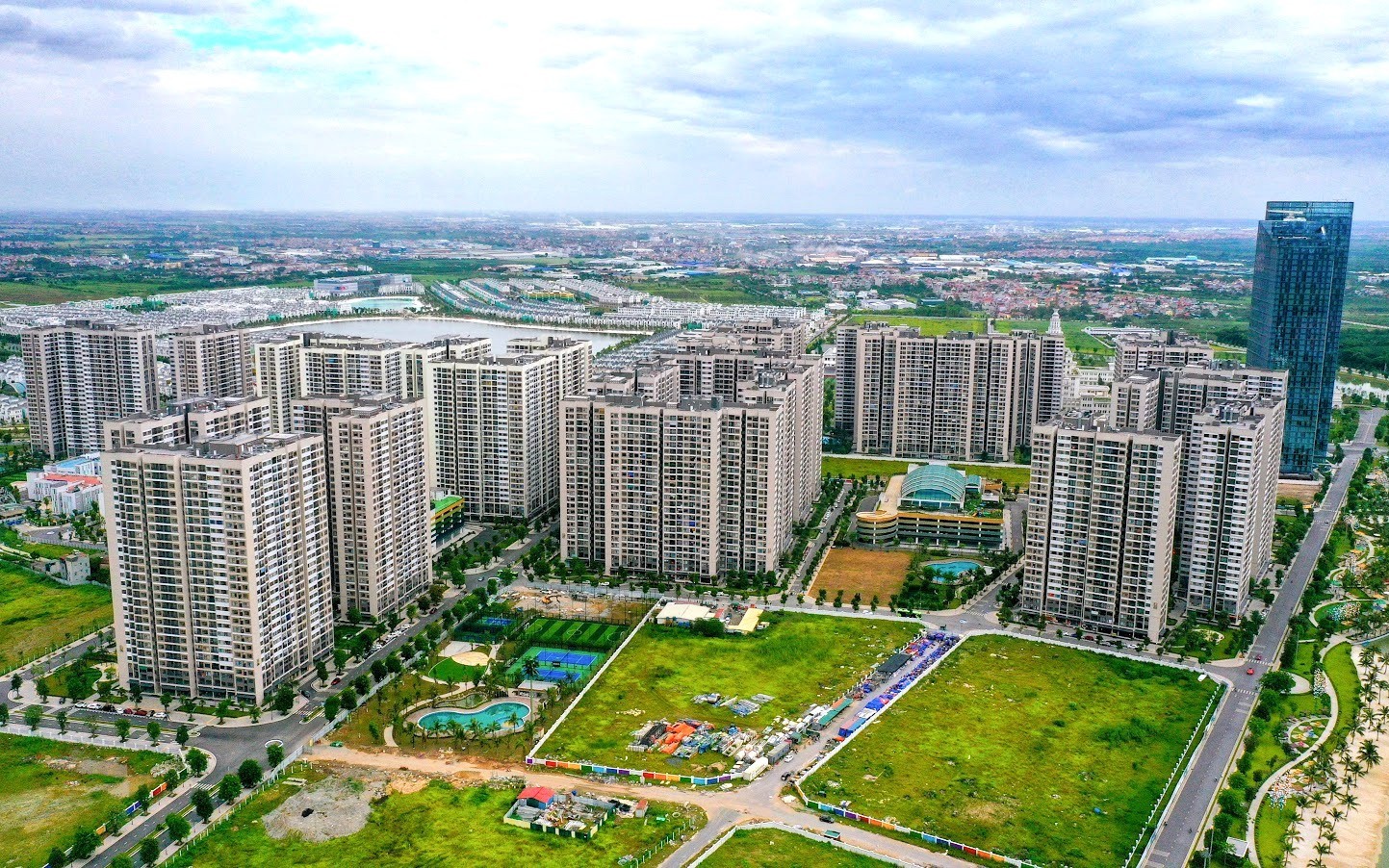 Giảm giá đất sẽ kéo giảm giá bất động sản?