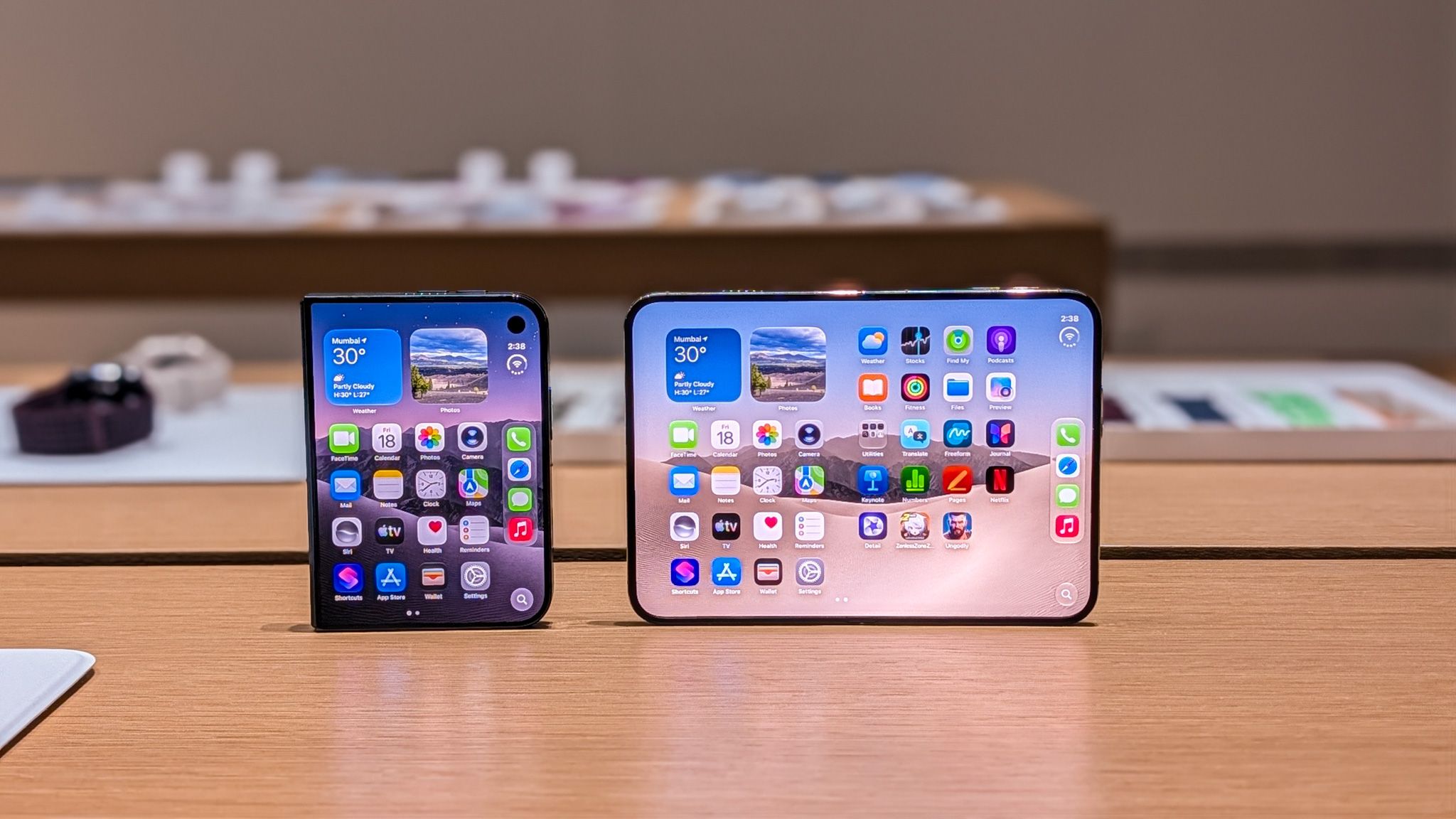 5 mẫu smartphone 'đắt xắt ra miếng' vừa về Việt Nam - Ảnh 2.