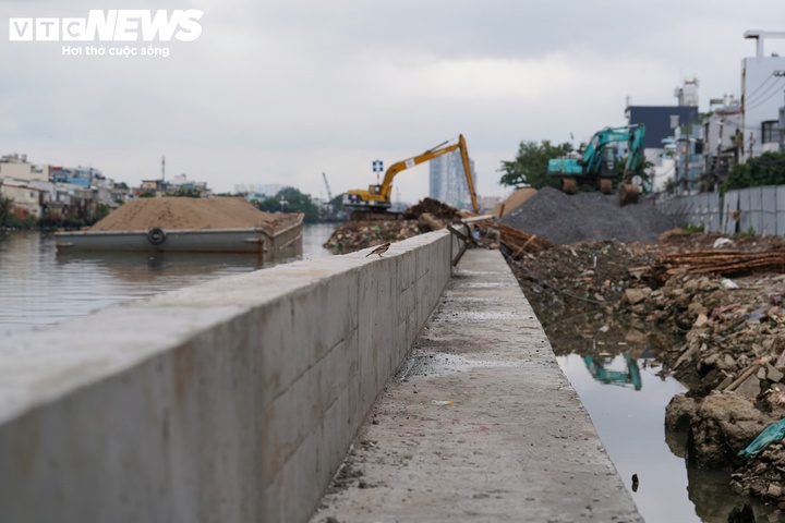Diện mạo nhà ven kênh rạch ở TP.HCM sau một năm thi công- Ảnh 3.