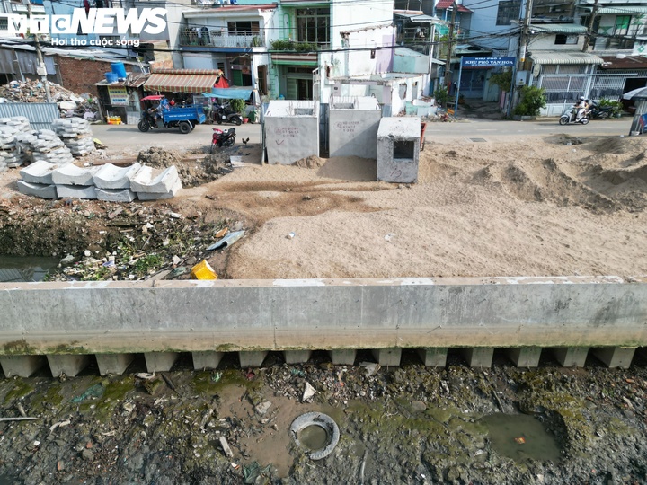 Diện mạo nhà ven kênh rạch ở TP.HCM sau một năm thi công- Ảnh 4.