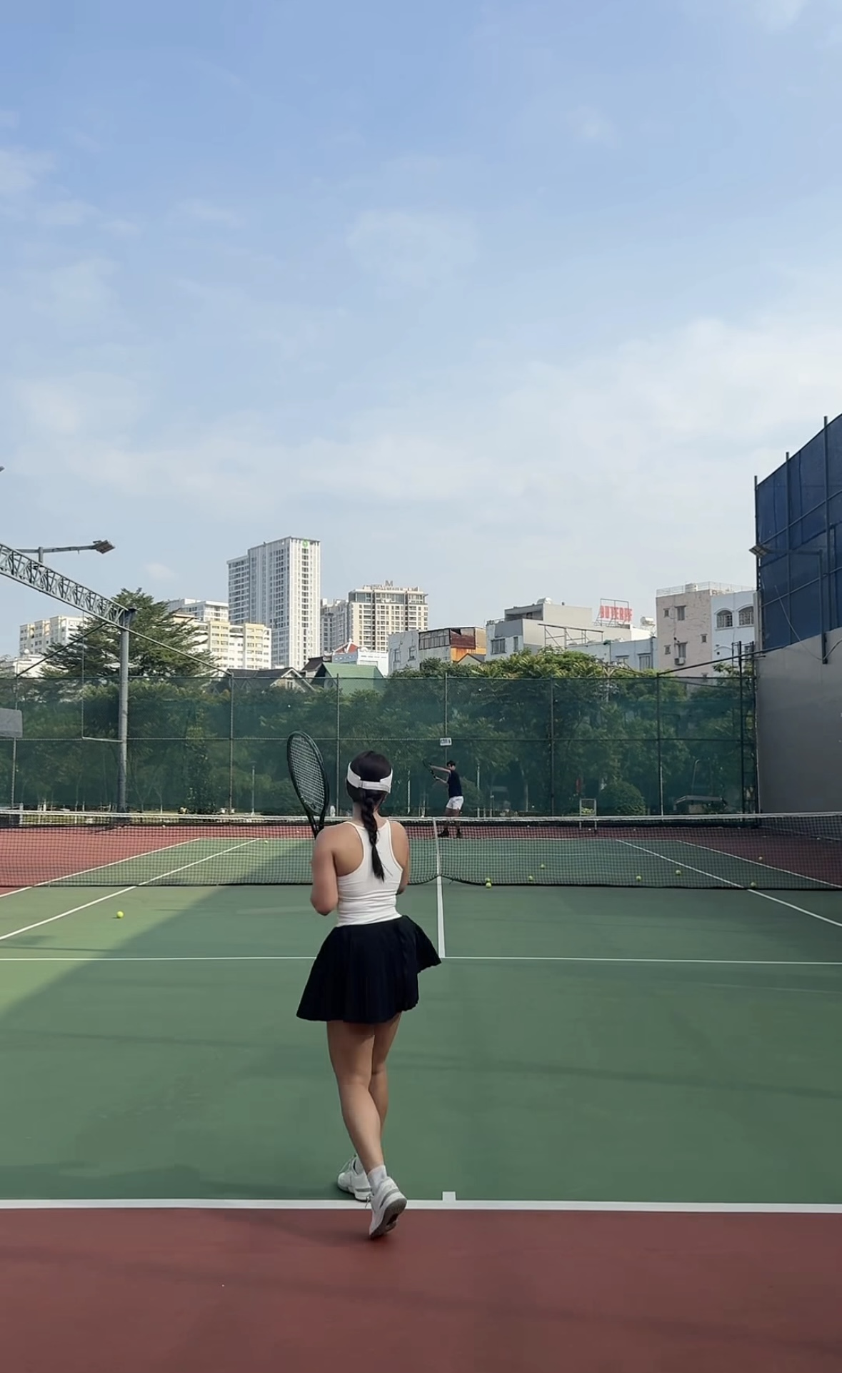Mê đủ môn rồi, dàn mỹ nhân Việt cuối cùng vẫn quay về với tennis: Cái chất “quiet luxury” khó mà thay thế - Ảnh 18.