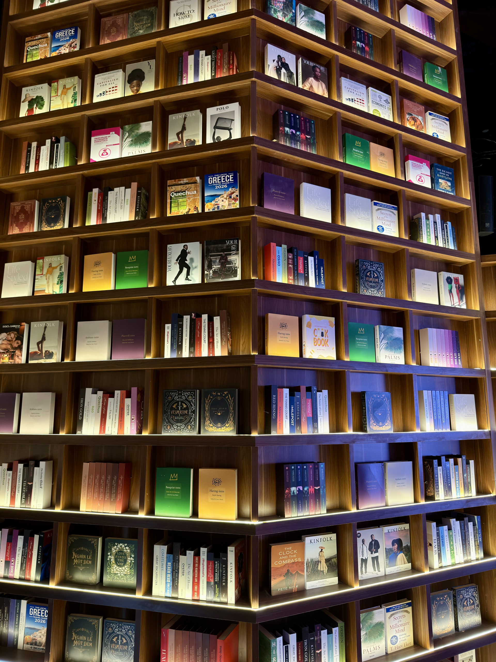Đi thử "thư viện" giống hệt Starfield Seoul đang hot ở TP.HCM: Hóa ra là khu giới thiệu bất động sản, kệ sách chỉ là mô hình- Ảnh 6.