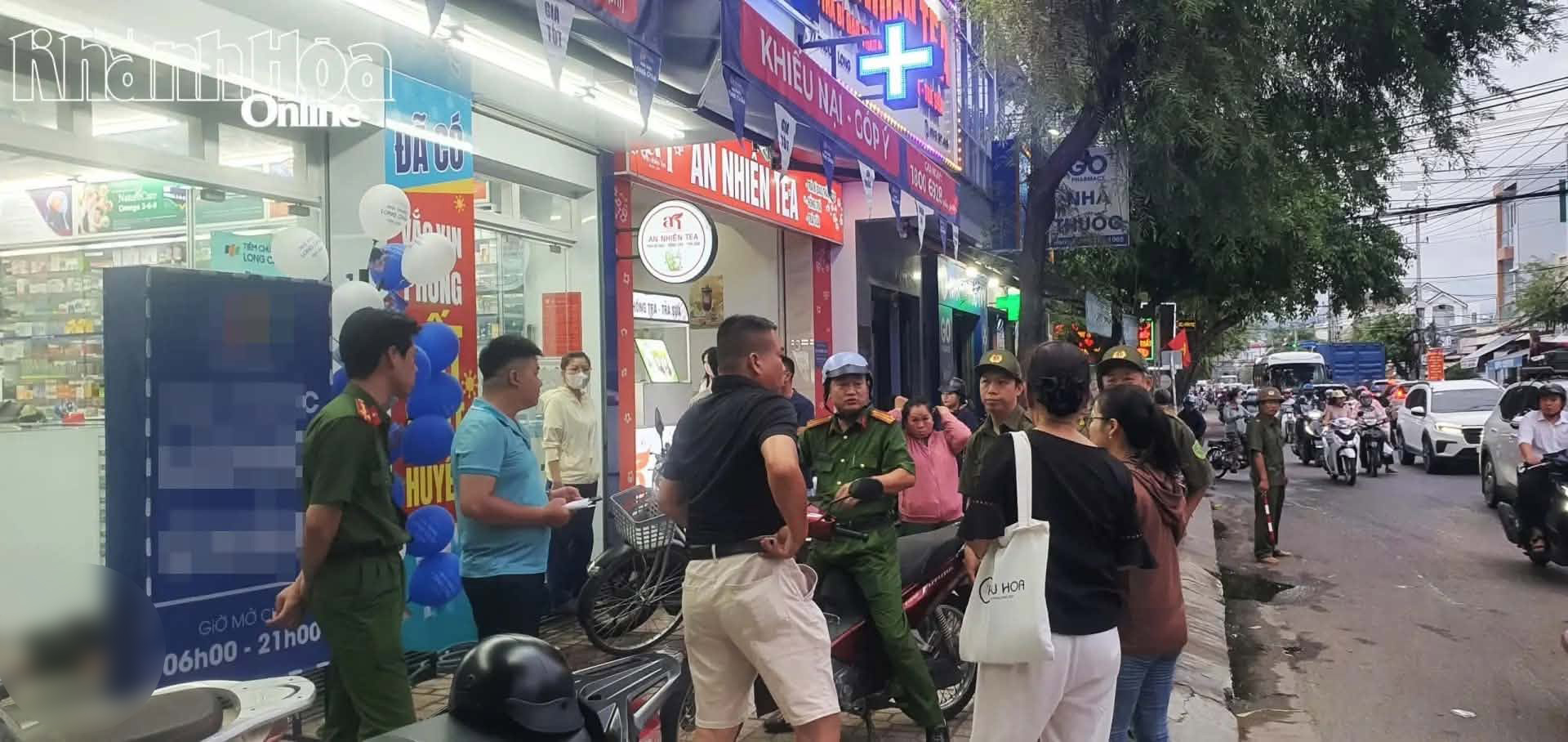 Vào tiệm mua thuốc, người đàn ông SN 1990 bất ngờ tử vong: Danh tính nạn nhân - Ảnh 1.