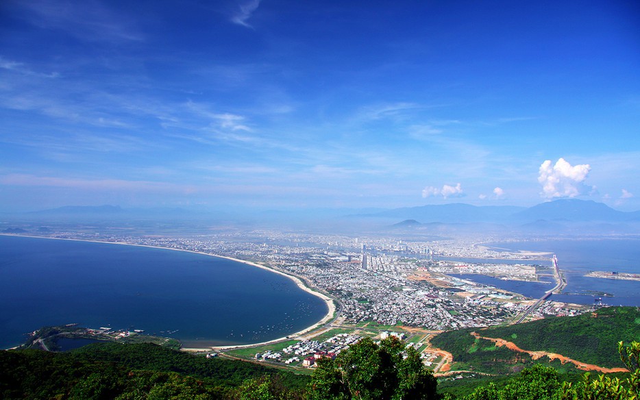 Địa phương miền Trung rộng gần 11.860 km2, nơi tỷ phú Phạm Nhật Vượng đang cho xây siêu dự án 44.000 tỷ : Sun Group đã “nhắm tới” từ lâu, có tới 2 sân bay, hội tụ cả 3 yếu tố núi - biển - biên giới