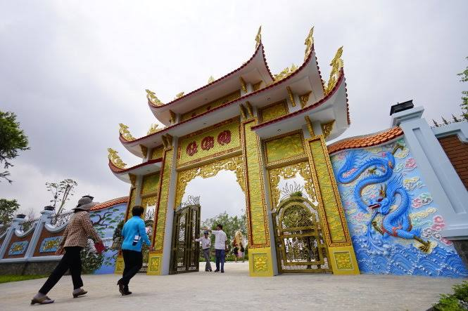 Tình thế hiện tại của nam NSƯT sở hữu nhà thờ Tổ 100 tỷ: U60 sống kín tiếng, không lấy vợ, được mẹ U90 chăm như em bé - Ảnh 6.