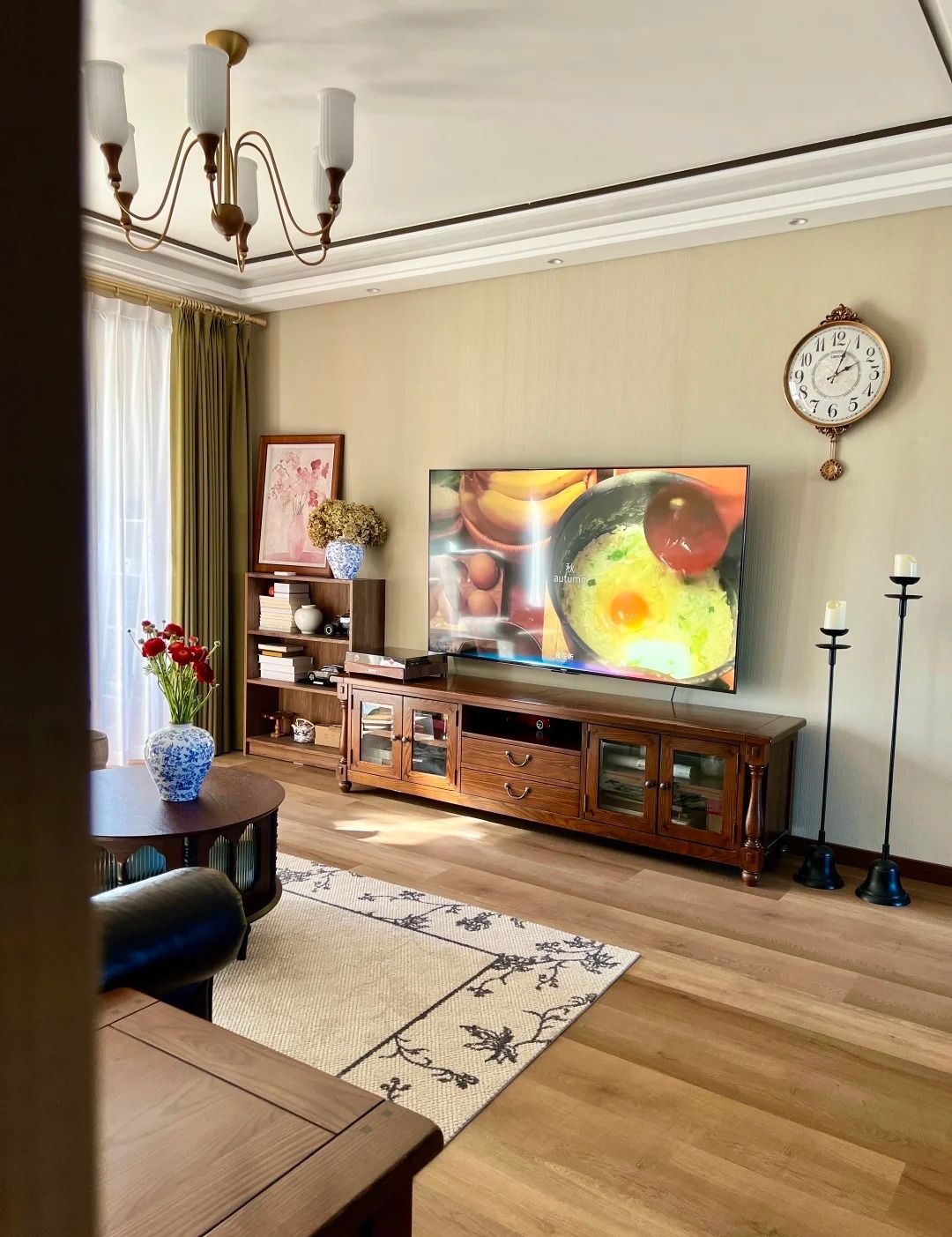 Nhà 140m² có cả người già lẫn trẻ nhỏ vẫn sạch suốt 7 năm: Người phụ nữ 42 tuổi chỉ ra 4 thói quen quan trọng hơn mua tủ - Ảnh 1.